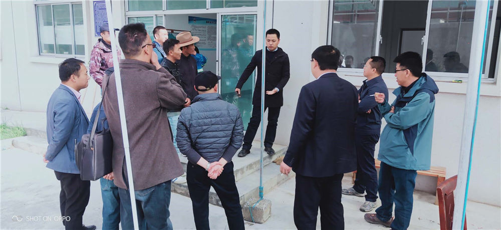 西南督查組在自治區(qū)、日喀則市、吉隆縣、吉隆鎮(zhèn)有關(guān)領(lǐng)導(dǎo)的陪同下對吉隆鎮(zhèn)污水處理廠檢查工作